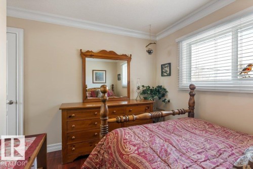 25 Mount Royal Drive, St. Albert, AB - Indoor Photo Showing Bedroom