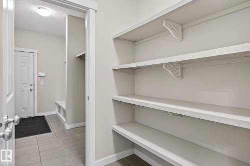 20620 131 Avenue, Edmonton, AB - Indoor With Storage