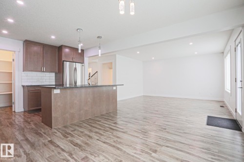 2587 Pegasus Boulevard, Edmonton, AB 