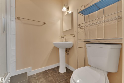 6017 213 Street, Edmonton, AB - Indoor Photo Showing Bathroom