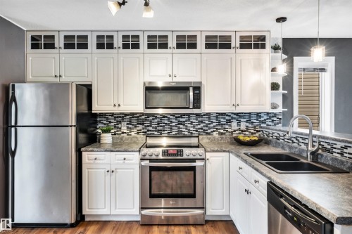 322 Wild Rose Way, Edmonton, AB - Indoor Photo Showing Kitchen With Stainless Steel Kitchen With Double Sink With Upgraded Kitchen