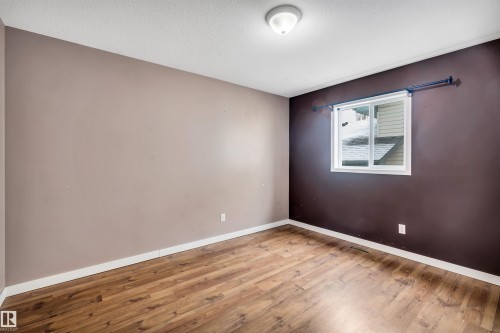 322 Wild Rose Way, Edmonton, AB - Indoor Photo Showing Other Room