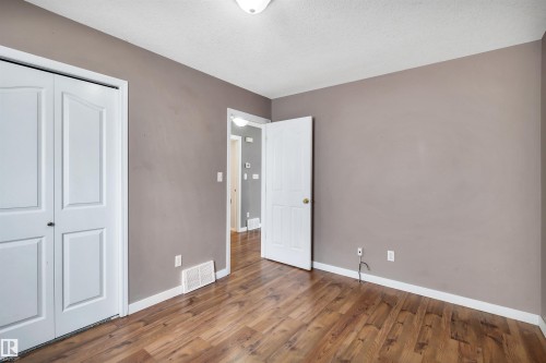 322 Wild Rose Way, Edmonton, AB - Indoor Photo Showing Other Room