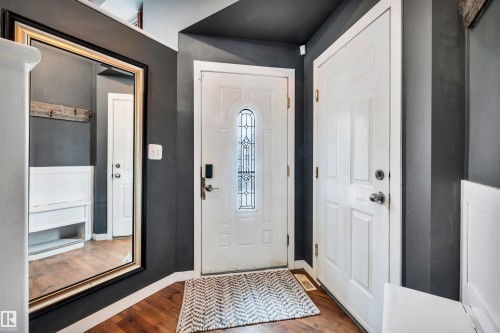 322 Wild Rose Way, Edmonton, AB - Indoor Photo Showing Other Room