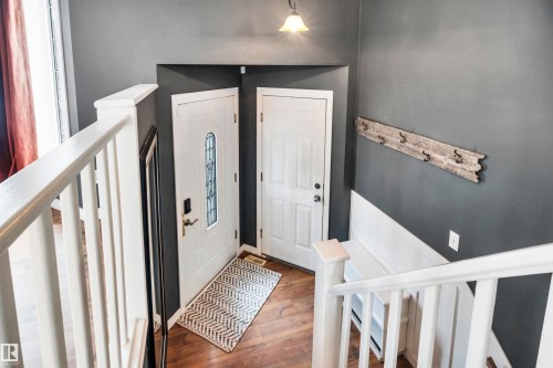 322 Wild Rose Way, Edmonton, AB - Indoor Photo Showing Other Room