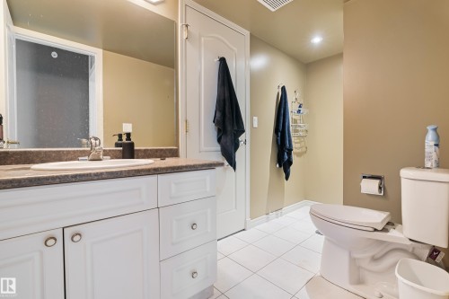 1102 10909 103 Avenue, Edmonton, AB - Indoor Photo Showing Bathroom