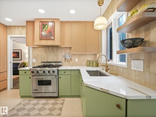 5609 56A Street, Beaumont, AB - Indoor Photo Showing Kitchen