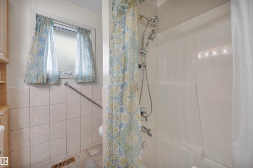 8649 27 Avenue, Edmonton, AB - Indoor Photo Showing Bathroom