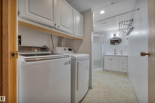 8649 27 Avenue, Edmonton, AB - Indoor Photo Showing Laundry Room