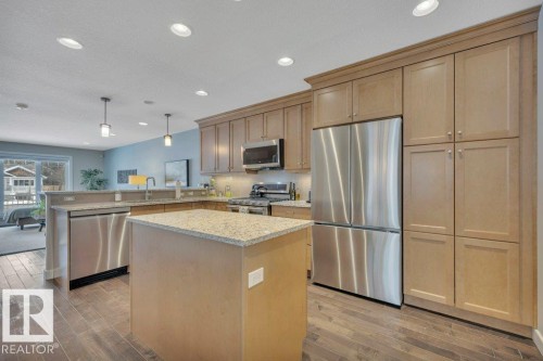 9540 142 Street, Edmonton, AB - Indoor Photo Showing Kitchen With Upgraded Kitchen