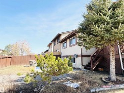 15 PINECLIFF Close NE  Calgary, AB T1Y 4N3