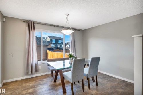 1271 Chappelle Boulevard, Edmonton, AB - Indoor Photo Showing Dining Room