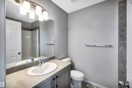 1271 Chappelle Boulevard, Edmonton, AB - Indoor Photo Showing Bathroom
