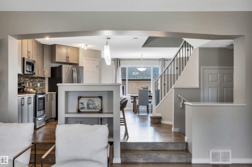 1271 Chappelle Boulevard, Edmonton, AB - Indoor