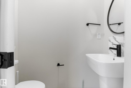 107 Garneau Gate, Spruce Grove, AB - Indoor Photo Showing Bathroom