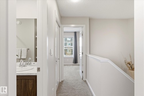 1208 Rosenthal Boulevard, Edmonton, AB - Indoor Photo Showing Other Room