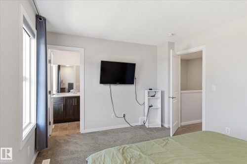 1208 Rosenthal Boulevard, Edmonton, AB - Indoor Photo Showing Bedroom