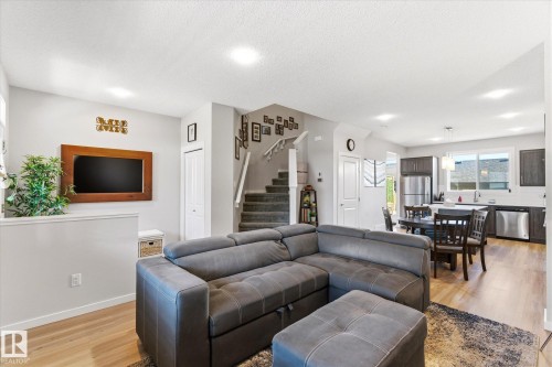 1208 Rosenthal Boulevard, Edmonton, AB - Indoor Photo Showing Living Room