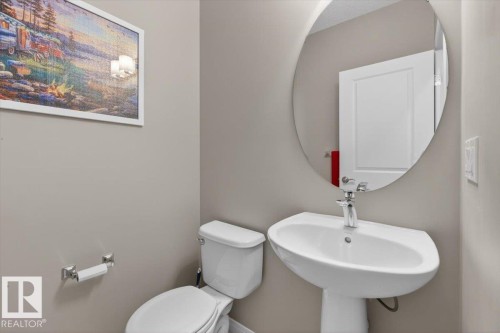 2236 78 Street, Edmonton, AB - Indoor Photo Showing Bathroom