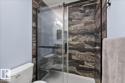 2236 78 Street, Edmonton, AB - Indoor Photo Showing Bathroom