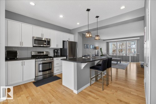 2236 78 Street, Edmonton, AB - Indoor Photo Showing Kitchen With Upgraded Kitchen