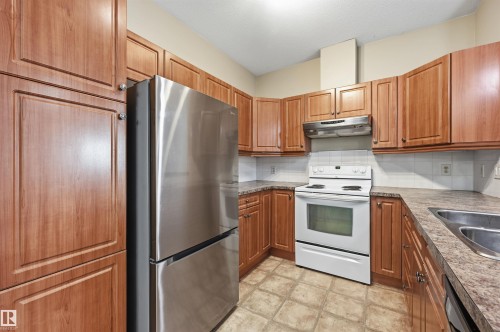 139 2503 Hanna Crescent, Edmonton, AB - Indoor Photo Showing Kitchen With Double Sink