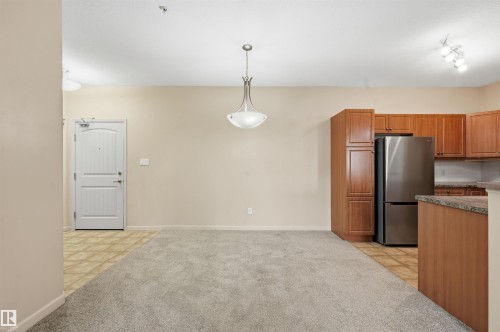 139 2503 Hanna Crescent, Edmonton, AB - Indoor Photo Showing Kitchen
