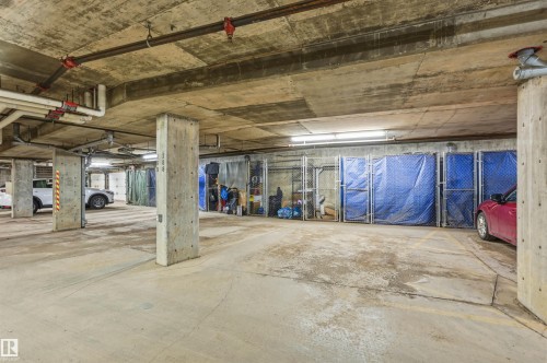 139 2503 Hanna Crescent, Edmonton, AB - Indoor Photo Showing Garage