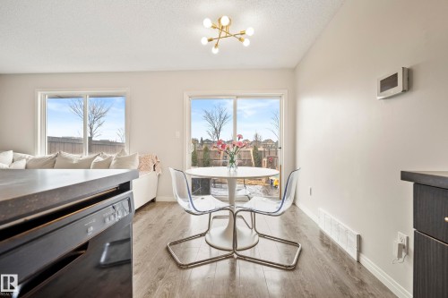 3852 Powell Wynd, Edmonton, AB - Indoor