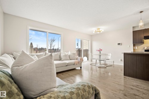 3852 Powell Wynd, Edmonton, AB - Indoor Photo Showing Living Room