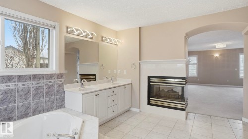 1007 Ormsby Crescent, Edmonton, AB - Indoor Photo Showing Bathroom