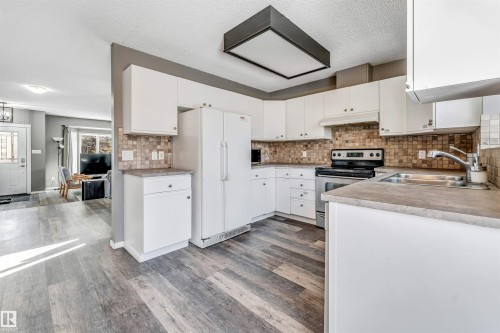 3824 48 Street, Edmonton, AB - Indoor Photo Showing Kitchen