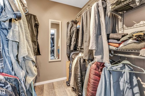 3824 48 Street, Edmonton, AB - Indoor With Storage