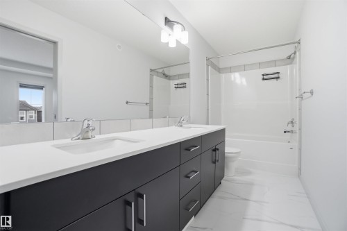 3420 Checknita Terrace, Edmonton, AB - Indoor Photo Showing Bathroom