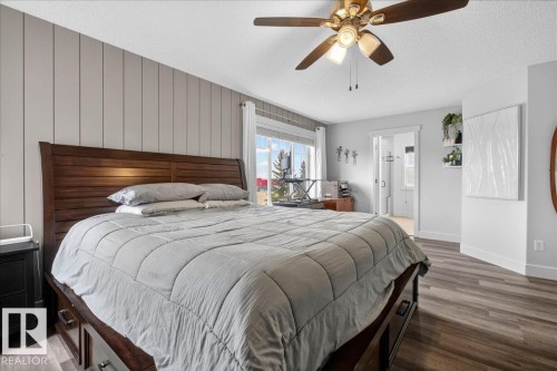 8132 16A Avenue, Edmonton, AB - Indoor Photo Showing Bedroom