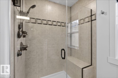 8132 16A Avenue, Edmonton, AB - Indoor Photo Showing Bathroom