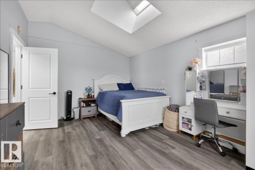 8132 16A Avenue, Edmonton, AB - Indoor Photo Showing Bedroom