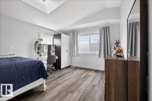 8132 16A Avenue, Edmonton, AB - Indoor Photo Showing Bedroom