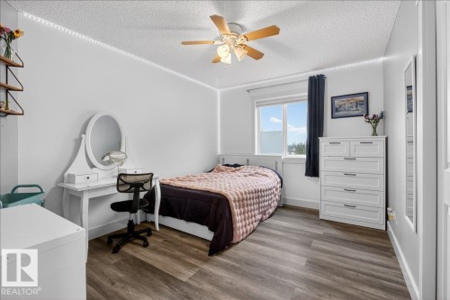8132 16A Avenue, Edmonton, AB - Indoor Photo Showing Bedroom