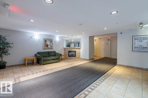 206 9938 104 Street, Edmonton, AB - Indoor