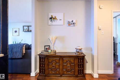 706 10135 Saskatchewan Drive, Edmonton, AB - Indoor