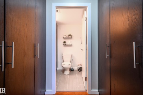 706 10135 Saskatchewan Drive, Edmonton, AB - Indoor Photo Showing Bathroom