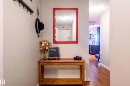 706 10135 Saskatchewan Drive, Edmonton, AB - Indoor