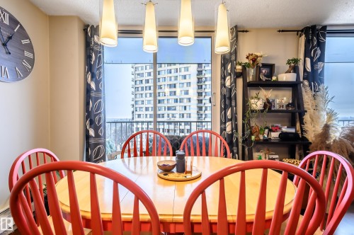 706 10135 Saskatchewan Drive, Edmonton, AB - Indoor Photo Showing Dining Room