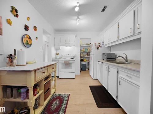 156 2703 79 Street, Edmonton, AB - Indoor Photo Showing Kitchen