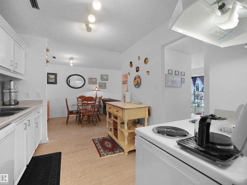 156 2703 79 Street, Edmonton, AB - Indoor Photo Showing Kitchen