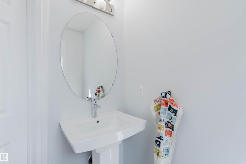 6825 Cardinal Link Link, Edmonton, AB - Indoor Photo Showing Other Room