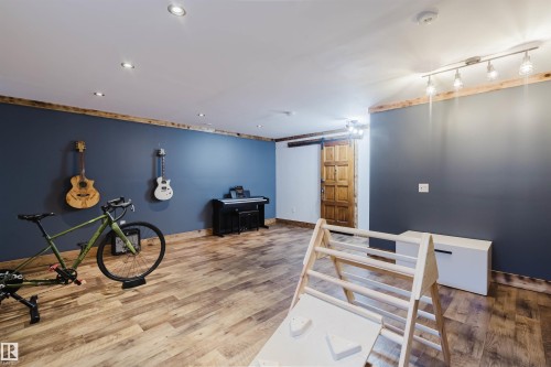 6825 Cardinal Link Link, Edmonton, AB - Indoor Photo Showing Other Room