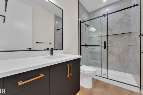 8450 Mayday Link, Edmonton, AB - Indoor Photo Showing Bathroom