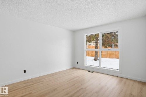 260 3307 116A Avenue, Edmonton, AB - Indoor Photo Showing Other Room